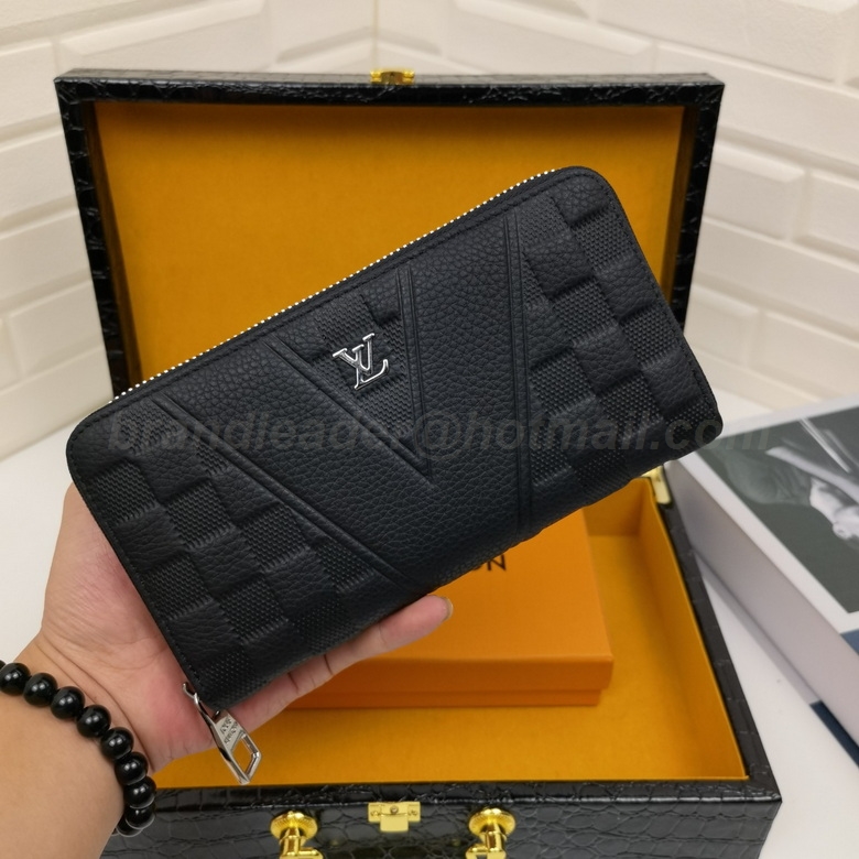 LV Wallets 81